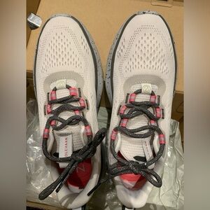 like new Cole Haan Zerogrand journey runner